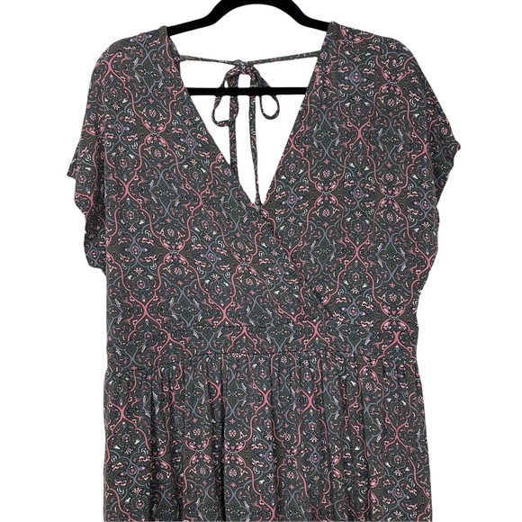 Torrid Super Soft Green Floral Surplice Neck Cutout Tie Back Babydoll Blouse Top - Picture 2 of 7